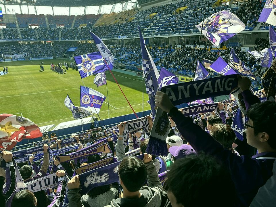 从中场控制与节奏转换看世界杯：西班牙与德国的战术答卷